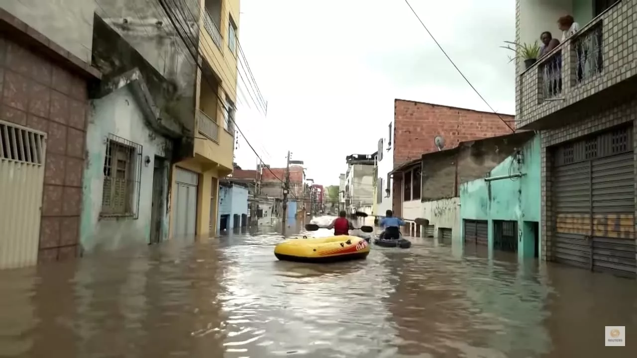 Пострадали 500 тыс. человек: фото и видео смертоносного потопа в Бразилии