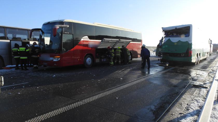 В Польше столкнулись два автобуса, пострадало много детей (фото)