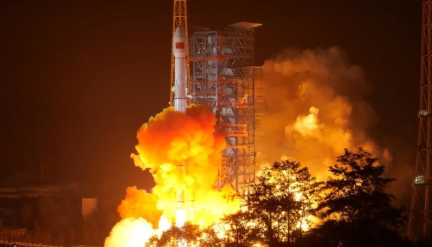 Китай запустил в космос новый экспериментальный спутник связи