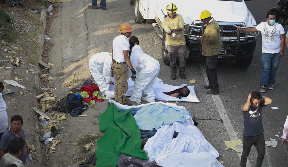 В Мексике разбился грузовик с мигрантами – погибли полсотни человек (фото, видео)