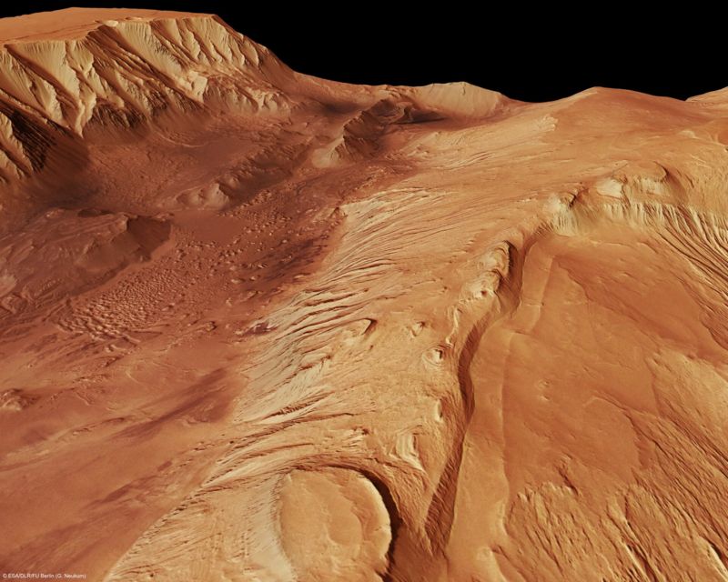 На Марсе под грунтом нашли большие залежи льда