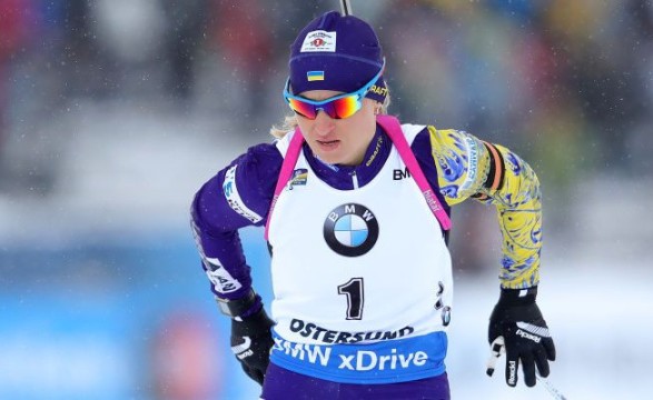 Биатлонистка Семеренко финишировала в топ-15 гонки Кубка мира