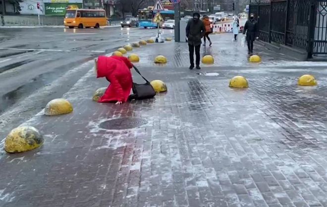 В Украине объявлено «желтое» предупреждение о гололедице 23 января