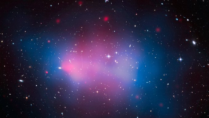 Телескоп NASA показал столкновение галактик в созвездии Феникс