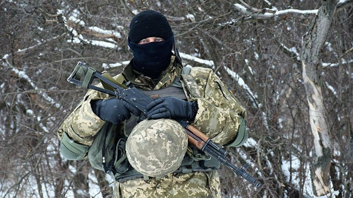 Украинские военные отбили попытку российских диверсантов прорваться на Донбассе 