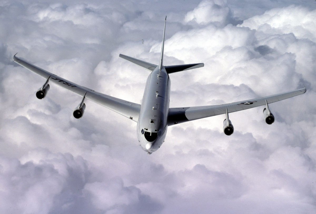 США отправили к Донбассу самолет боевого управления и целеуказания 