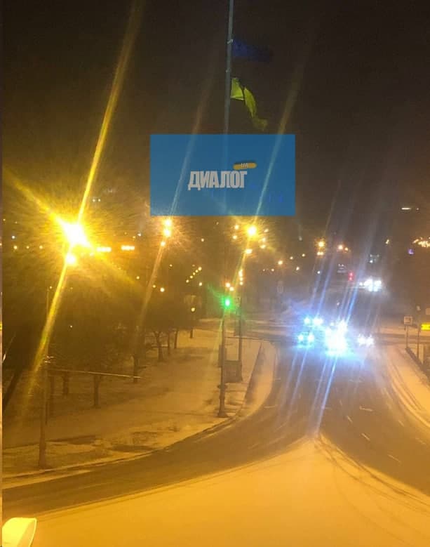 В центре Харькова ураганный ветер порвал флаг на самом высоком флагштоке в Украине
