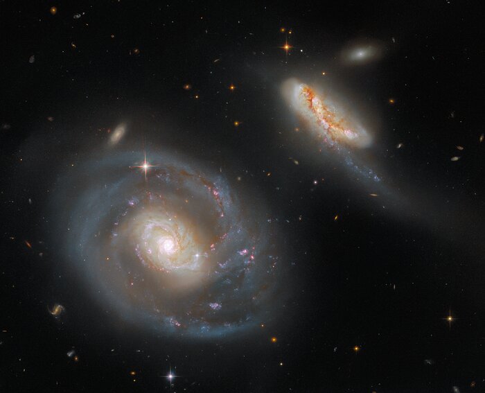 Hubble показал галактическую пару в созвездии Пегас