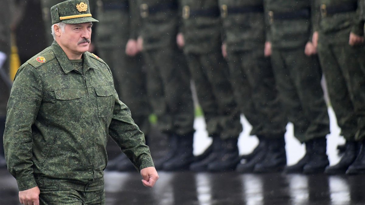 Грозев сделал прогноз по поводу вступления Беларуси в войну против Украины
