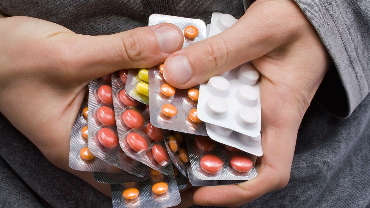 Минздрав Украины сообщил, какие лекарства нужно брать с собой в укрытие, когда звучит сирена 
