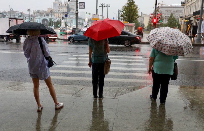 В пятницу часть Украины накроют дожди: синоптики рассказали, какие области останутся "сухими"