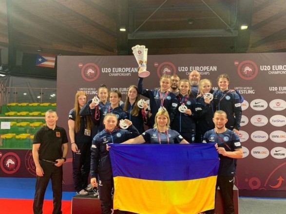 Женская сборная Украины выиграла зачеты чемпионата Европы U20 по борьбе