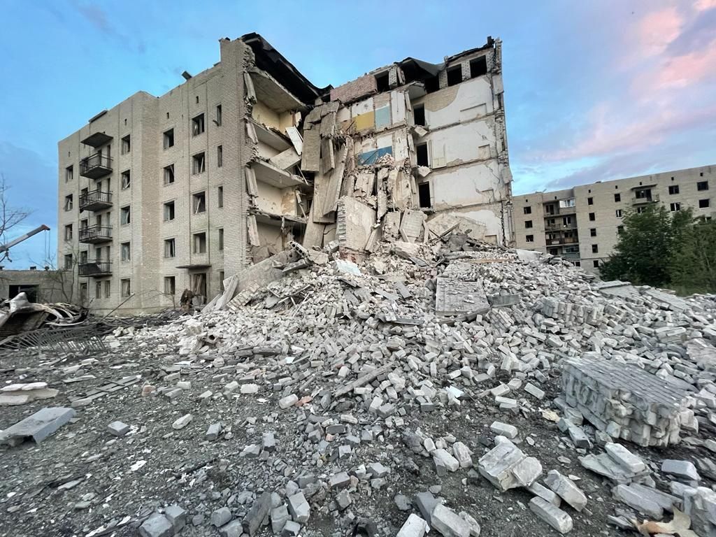 Жители Часового Яра рассказали о спасении во время ракетного удара РФ: "Бах - и стены в крови"