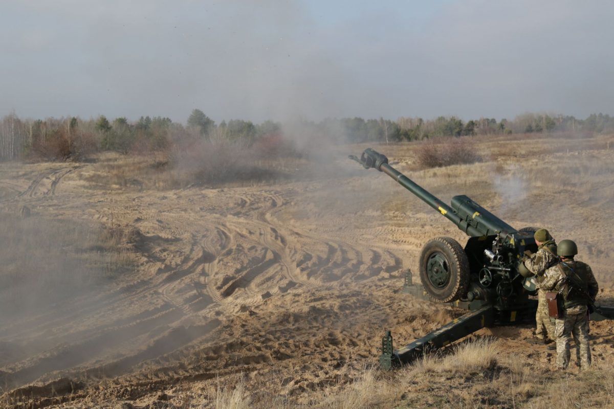 Артиллерия ВСУ поставила российскую армию на место под Песками 