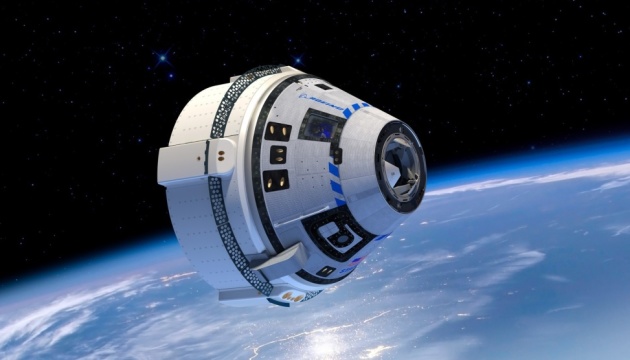 Полет корабля Boeing с астронавтами отложили до следующего года