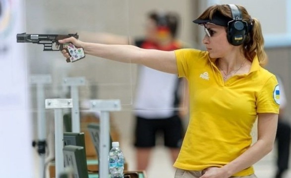 Женская сборная Украины завоевала серебро в стрельбе из малокалиберного пистолета на 25 метров