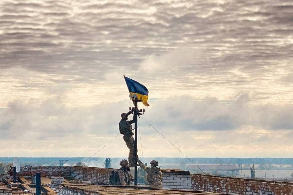 Высокополье наше: ВСУ утром подняли флаг Украины над поселком, эпичные кадры