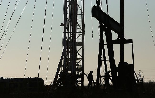 Цены на нефть вновь обваливаются: "лафа" для России закончилась