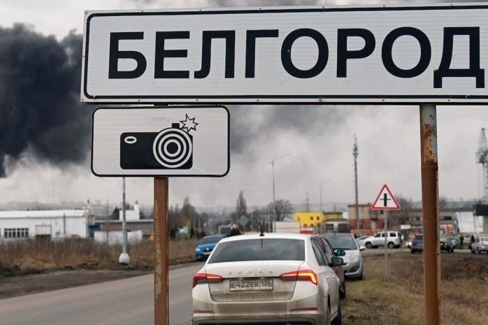 ​В Белгороде мощнейшие "прилеты": аэропорт в огне и дыму, гремят взрывы