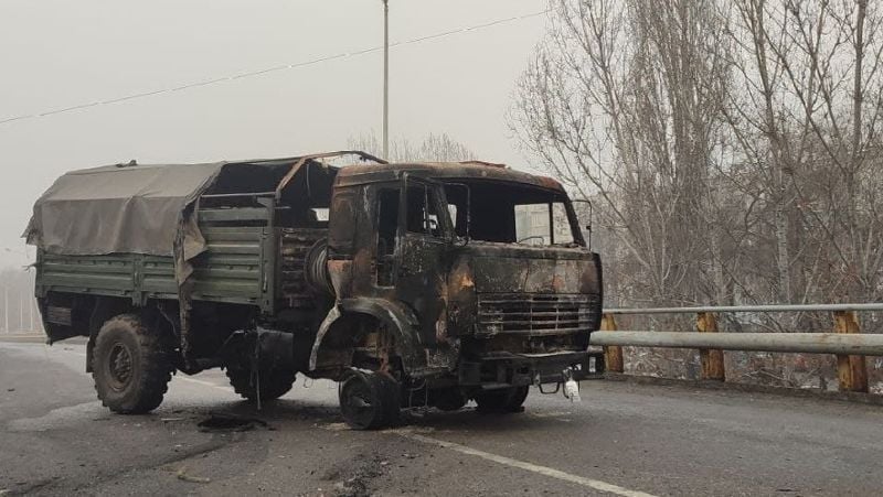Под Мелитополем разбилась колонна из 8 российских грузовиков с мобилизованными: авария попала на видео