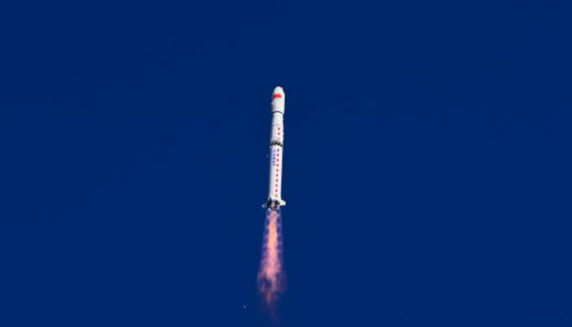 Китай успешно запустил два экспериментальных спутника