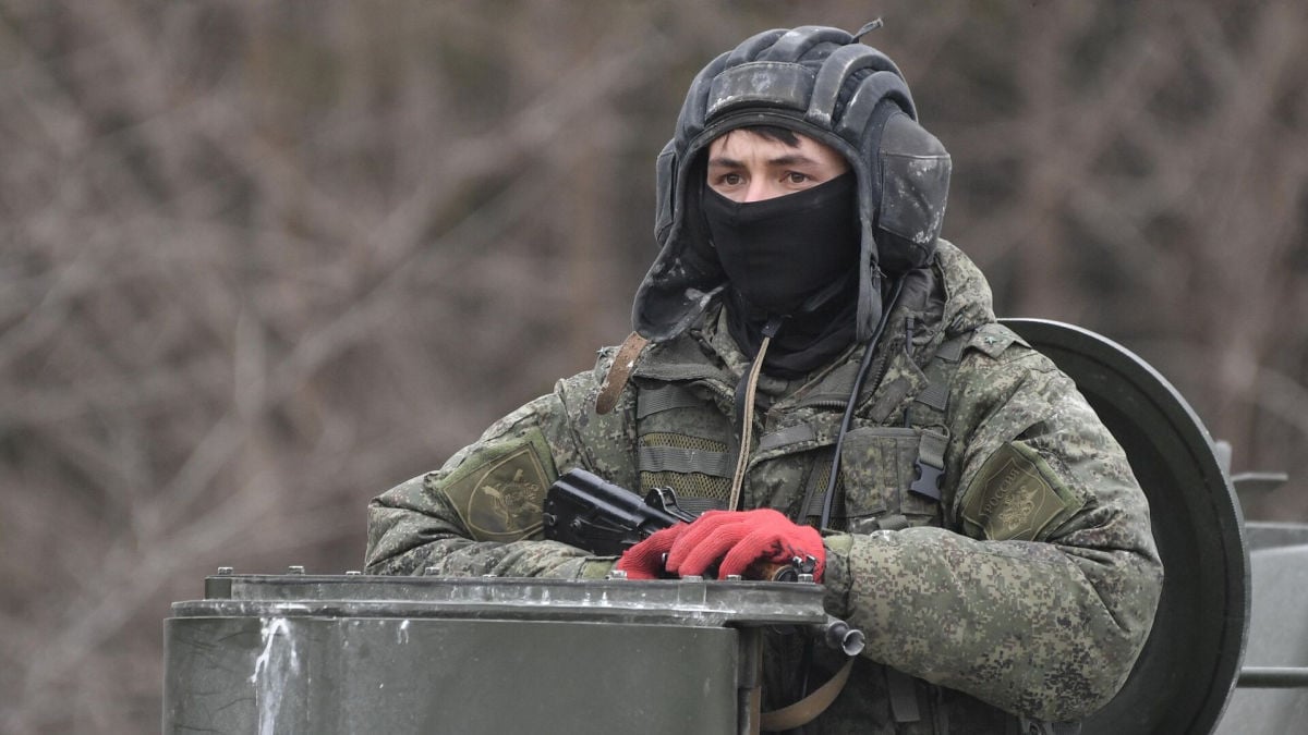 Кремль перебросил в Луганскую область части элитной танковой армии РФ