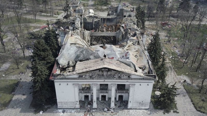 Это забыть нельзя: 16 марта 2022 года Россия разбомбила Драмтеатр в Мариуполе, погибли сотни людей – видео