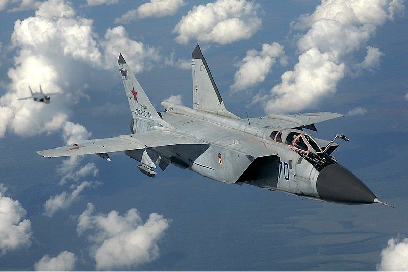 РФ потеряла еще один истребитель "МиГ-31": у Шойгу раскрыли подробности крушения