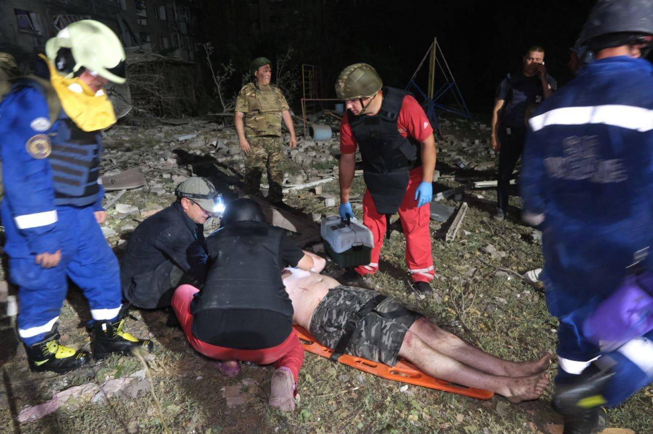 Много погибших и раненых: МВД опубликовало фото последствий удара по Покровску
