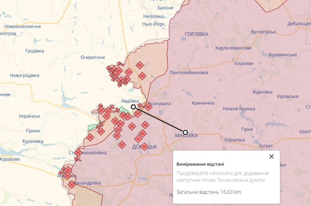 В Макеевке пылает нефтебаза: жители сообщают о "прилете", на месте огромный пожар
