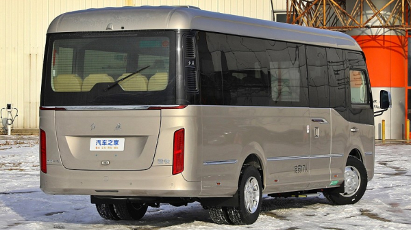 Hongqi Guoyue: китайский VIP-автобус по мотивам легендарной советской «Юности»