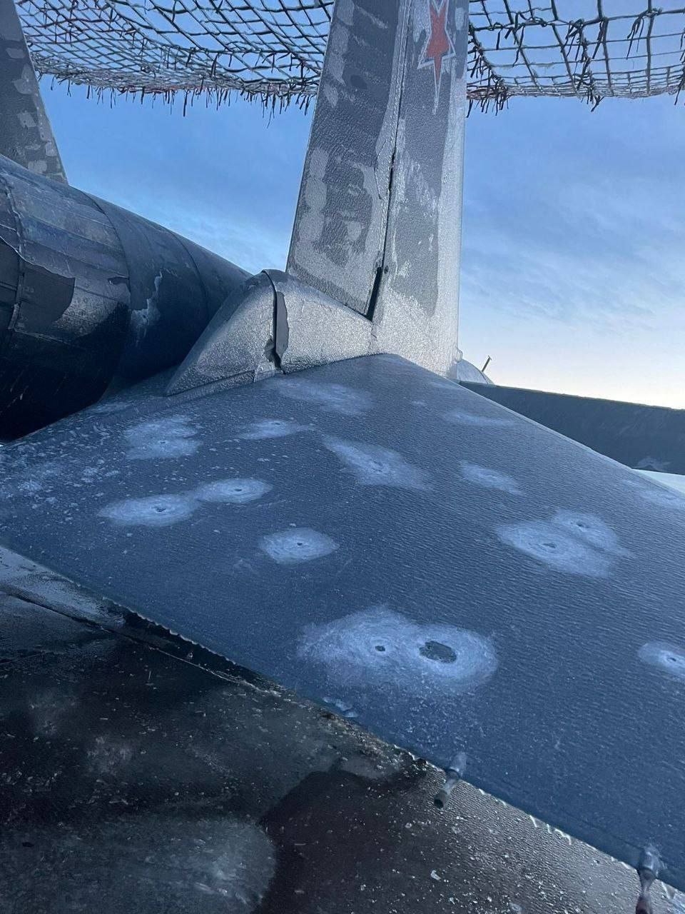 ​БПЛА "от Ярика" изрешетил Су-34 под Ростовом: в Сеть слили последствия удара по аэродрому ВКС РФ