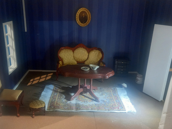 На выставке о Каштанке склеили дом дрессировщика Жоржа и «заморозили» старинный фонарь
