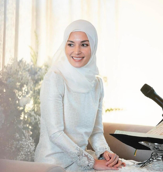 Как выглядит невеста самого красивого принца Брунея, которую все называют простолюдинкой