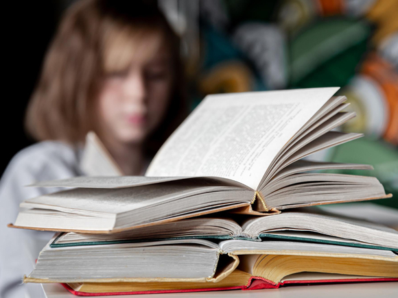 Определены шесть книг, которые помогут воспитать уверенных в себе детей