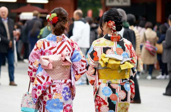 Кимоно: модная деталь образа — как выбрать, с чем сочетать