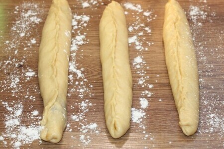 Сдобный пасхальный хлеб с тремя начинками