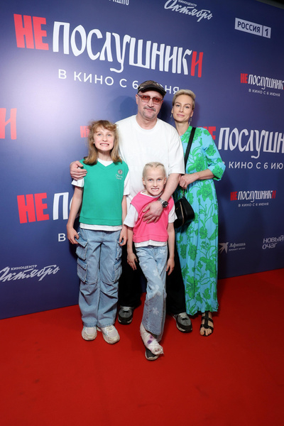 Где на этой неделе мы встретили Петросяна, Успенскую и Куценко с дочками: светский дайджест Woman.ru