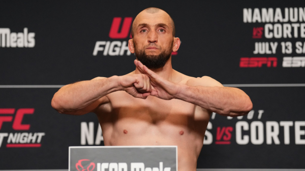 Салихов победил Понзиниббио на турнире UFC