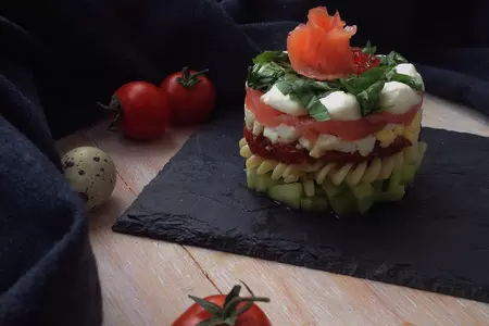 Салат с морской капустой и яйцом