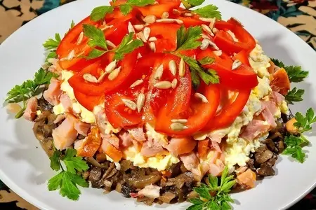 Салат с морской капустой и яйцом