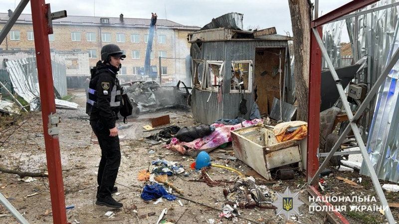 Прилет в Обухове, уничтоженная ветклиника, люди под завалами: какие последствия атаки РФ