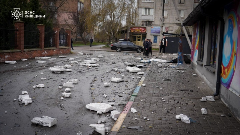Прилет в Обухове, уничтоженная ветклиника, люди под завалами: какие последствия атаки РФ