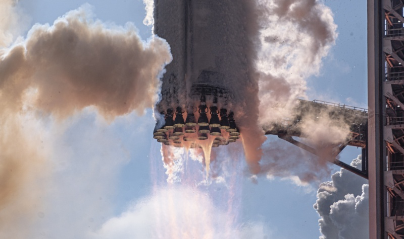 SpaceX впервые запустила самую большую ракету в мире Starship V3: как прошел дебютный тест