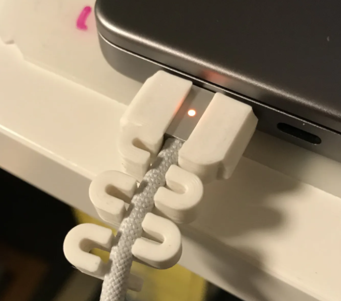 5 полезных аксессуаров для MacBook, которые можно напечатать на 3D-принтере