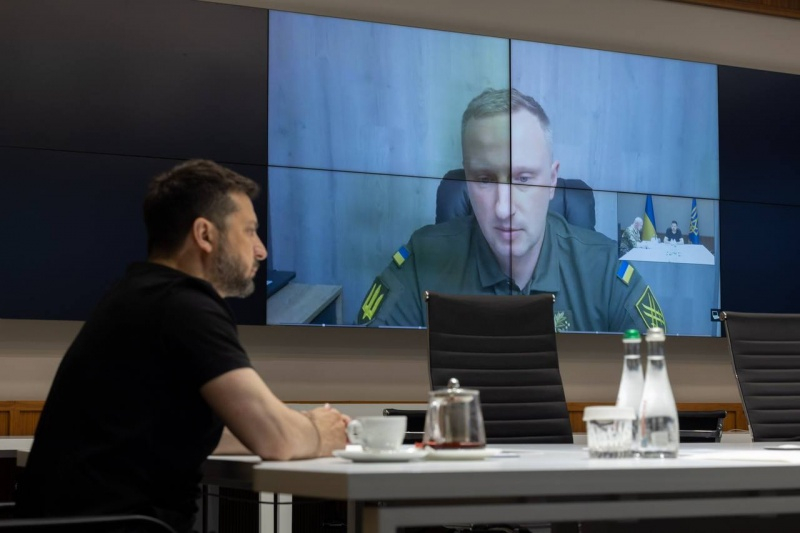 Зеленский собрал на совещание генералов: все детали разговора