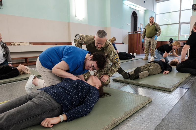 Купить турникет – мало: что нужно знать о домедицинской помощи и куда пойти учиться