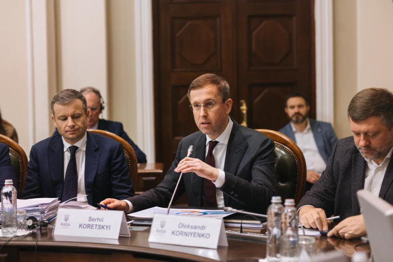 Громоотвод для Зеленского. Что сделал Корецкий за 100 дней в Кабмине и кто им недоволен